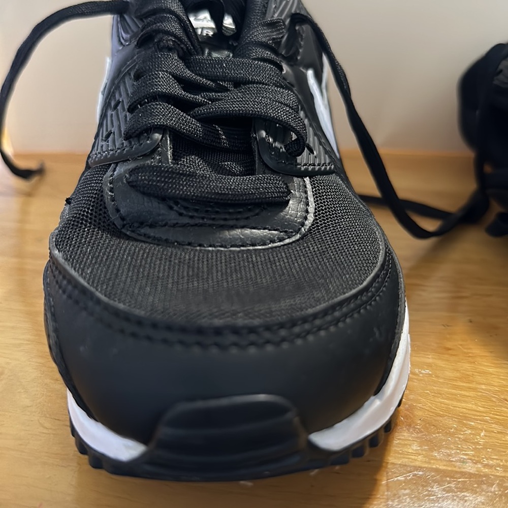 Nike Air Max Black and White Athletic Shoes - Picture 9 of 15